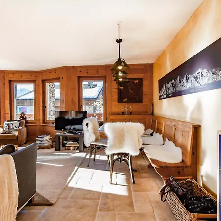 Spacious 2 Bedroom Close To The Sports Centre Apartment *