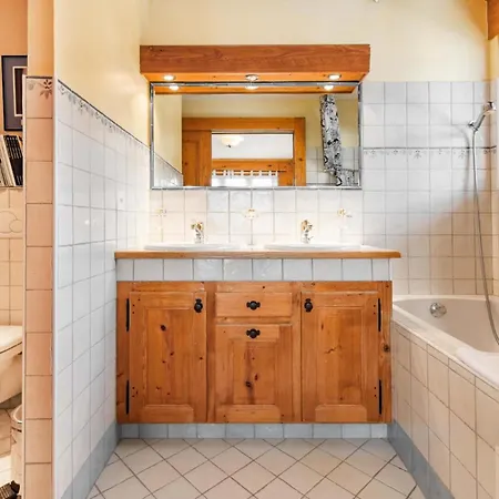 Spacious 2 Bedroom Close To The Sports Centre Apartment Verbier